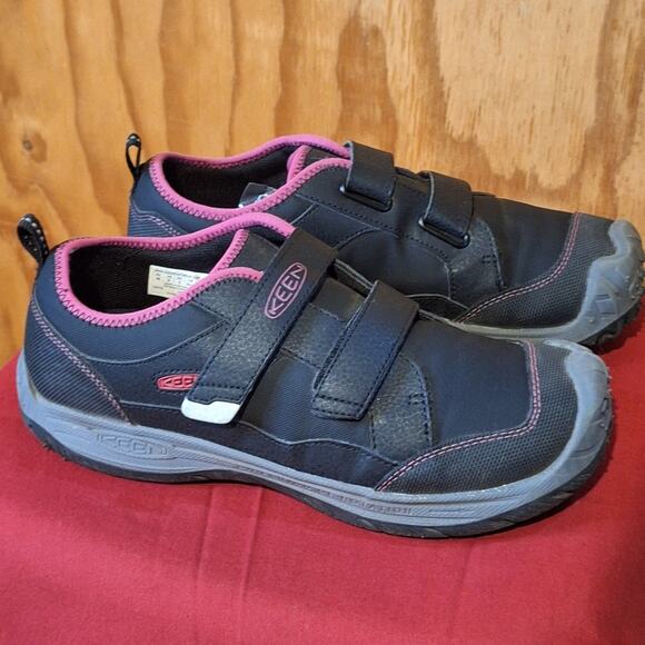 Keen Sneakers Women's 6 Outdoor Nature Gorpcore Black Washable Utility - Picture 1 of 9